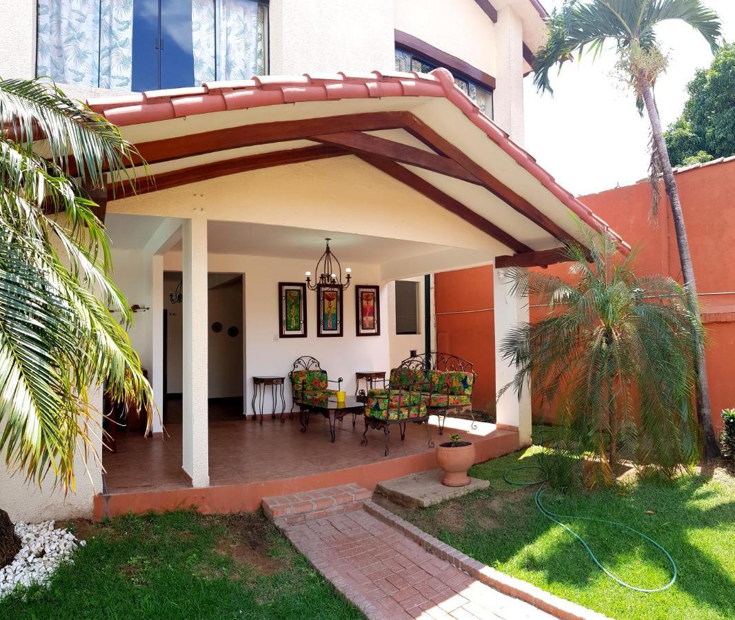 Lili'S Hostel Santa Cruz de La Sierra Eksteriør bilde