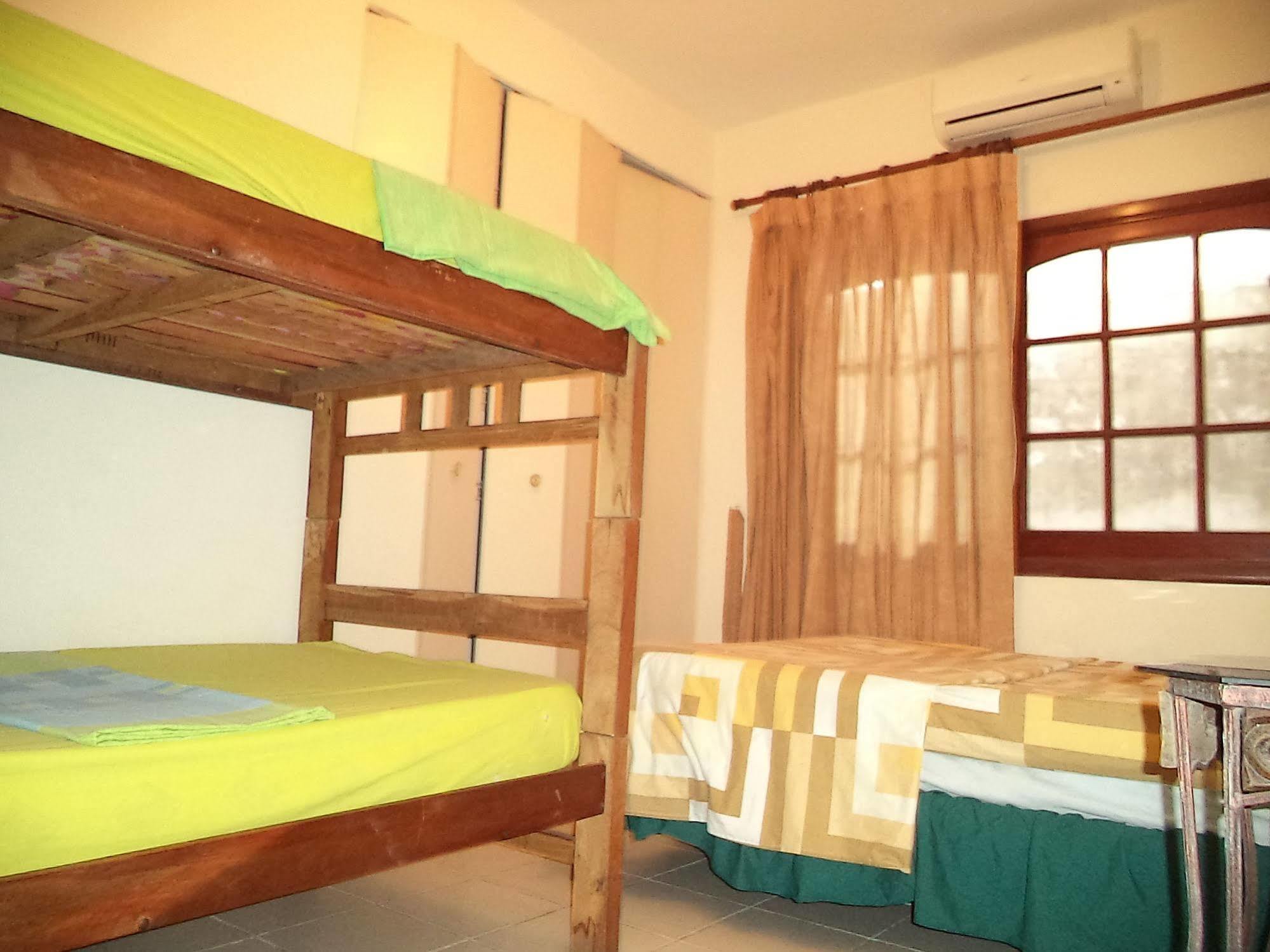 Lili'S Hostel Santa Cruz de La Sierra Eksteriør bilde